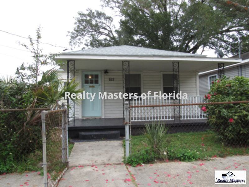 618 N B St - Photo 2 of 15