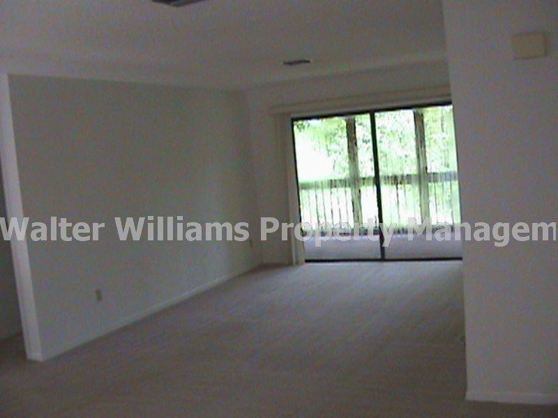 34 Oxford Lane - Photo 2 of 14