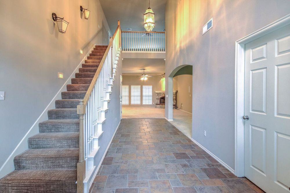 812 W Granger St - Photo 3 of 33