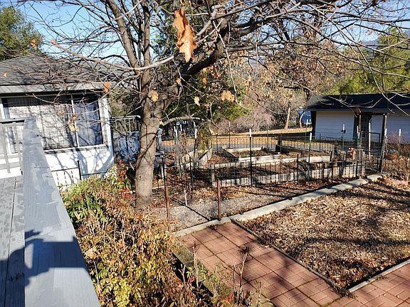 18035 Cherokee Rd E - Photo 3 of 16