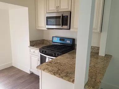 1341 Argonne Ave - Photo 3 of 6