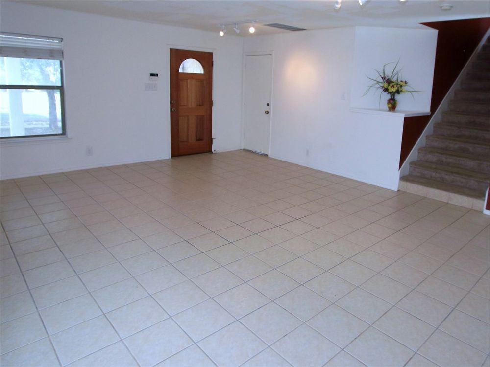 1405 Meadow Pkwy - Photo 2 of 28