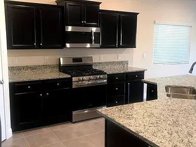 1516 N Barcus Ave - Photo 2 of 12