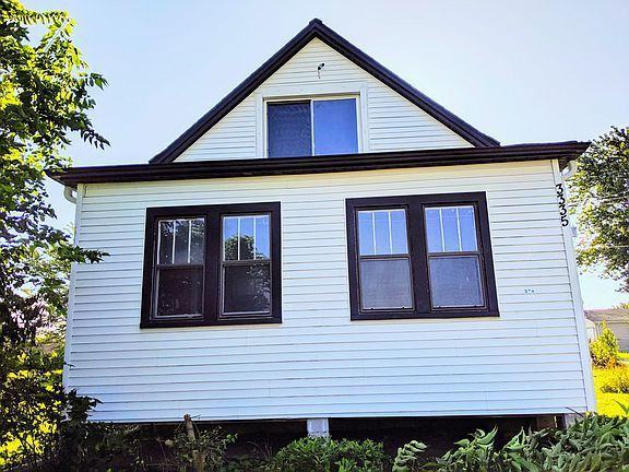 3335 Loverock Ave - Photo 2 of 20