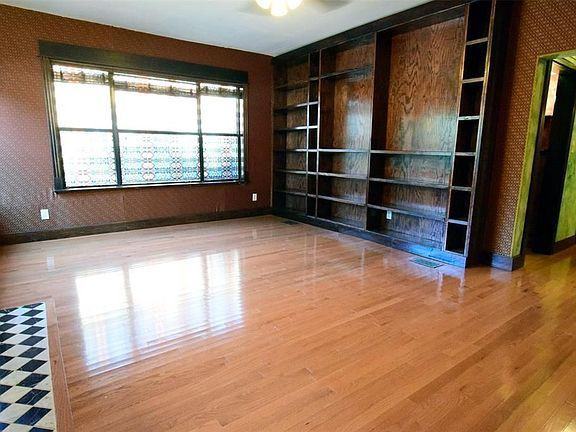826 Blaylock Dr - Photo 3 of 7