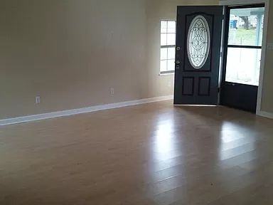 731 Pecan Ln - Photo 2 of 9