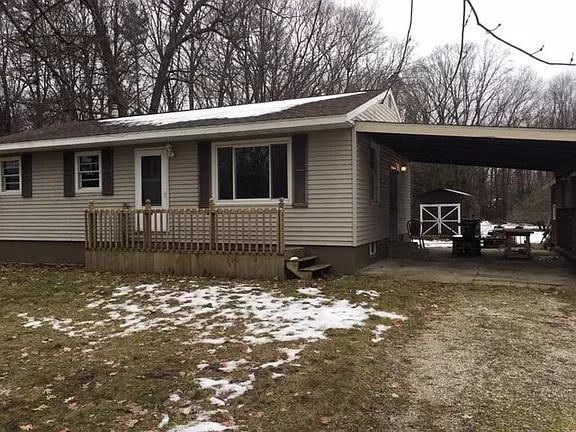 1555 Ann St - Photo 2 of 12
