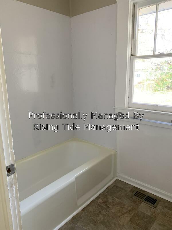 225 75th St N - Photo 3 of 20