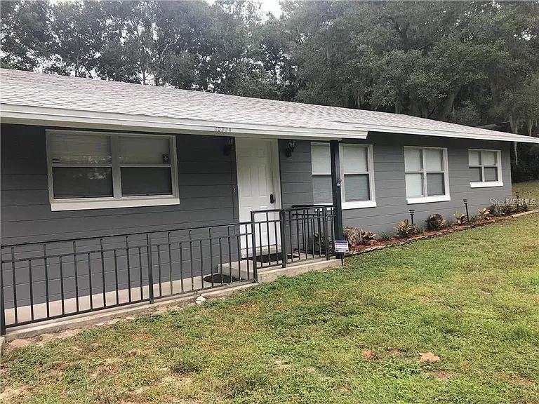 25904 Aberdovey Ave - Photo 2 of 19