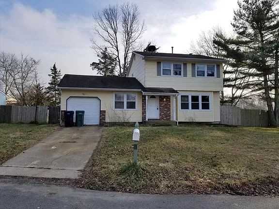 121 Lake Winnepesaukee Dr - Photo 3 of 15