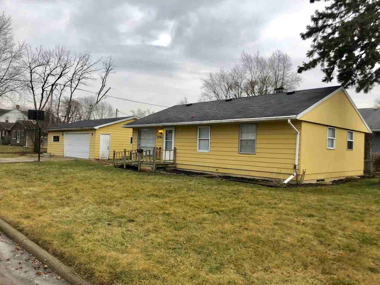 2701 20th Street, Zion, IL 60099 3 Bedroom House for Rent for $1,250