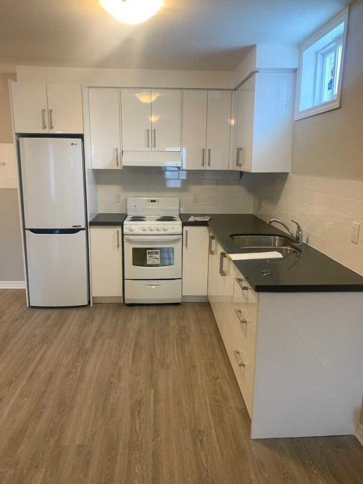 2916 Dundas Street West ##2 - Photo 2 of 4