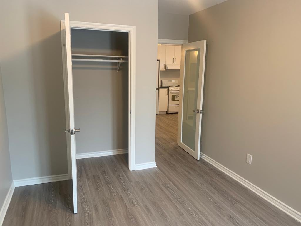 2916 Dundas Street West ##2 - Photo 3 of 4