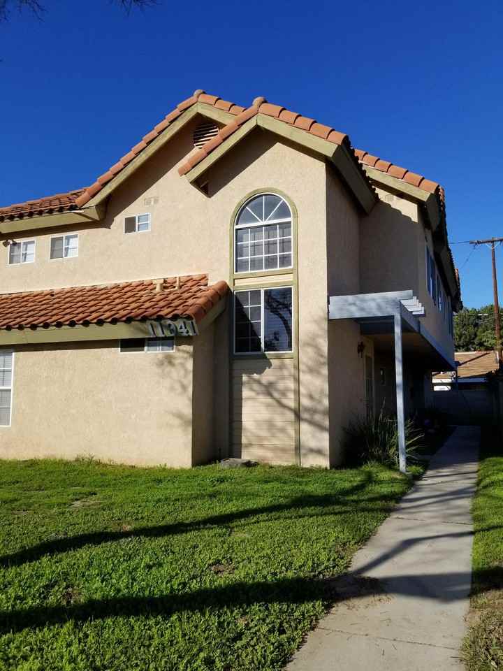 11941 209th St #1 - Photo 2 of 18