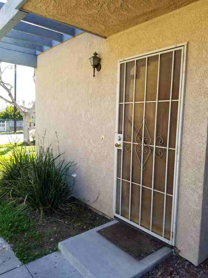 11941 209th St #1 - Photo 3 of 18