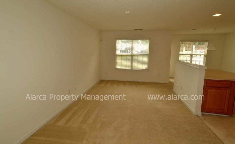 11917 Kings Castle Ct - Photo 2 of 11