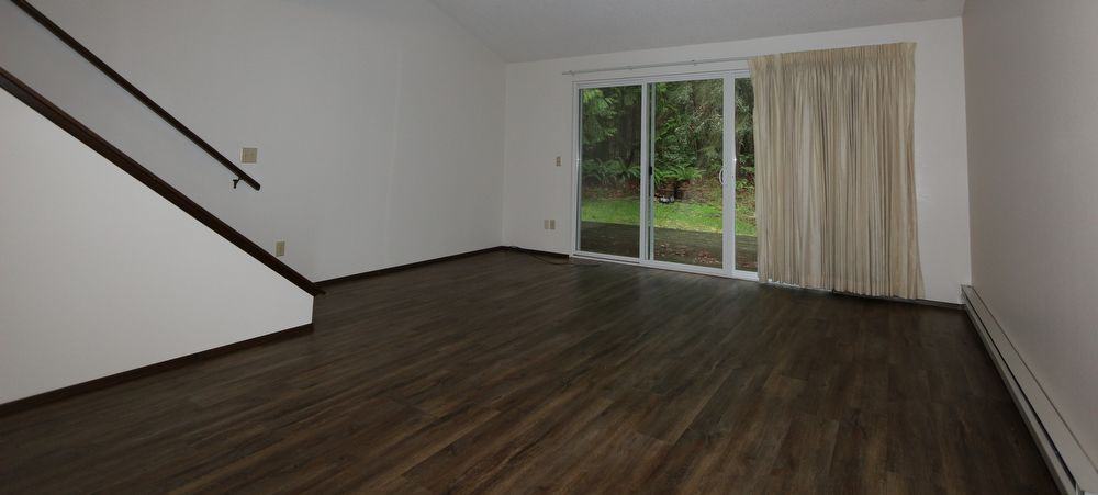 907 Benjamin St - Photo 2 of 9