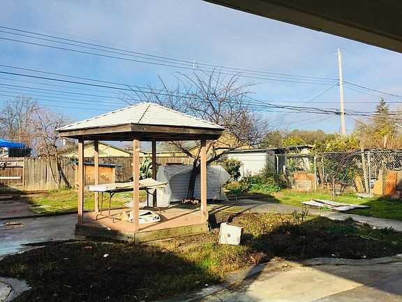 6224 25th St - Photo 2 of 6