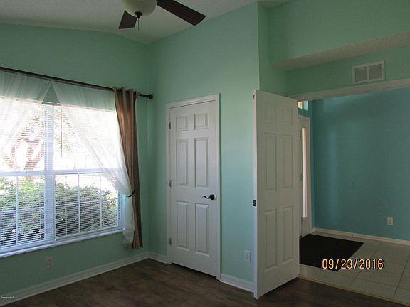 1065 Sedgewood Cir - Photo 3 of 22