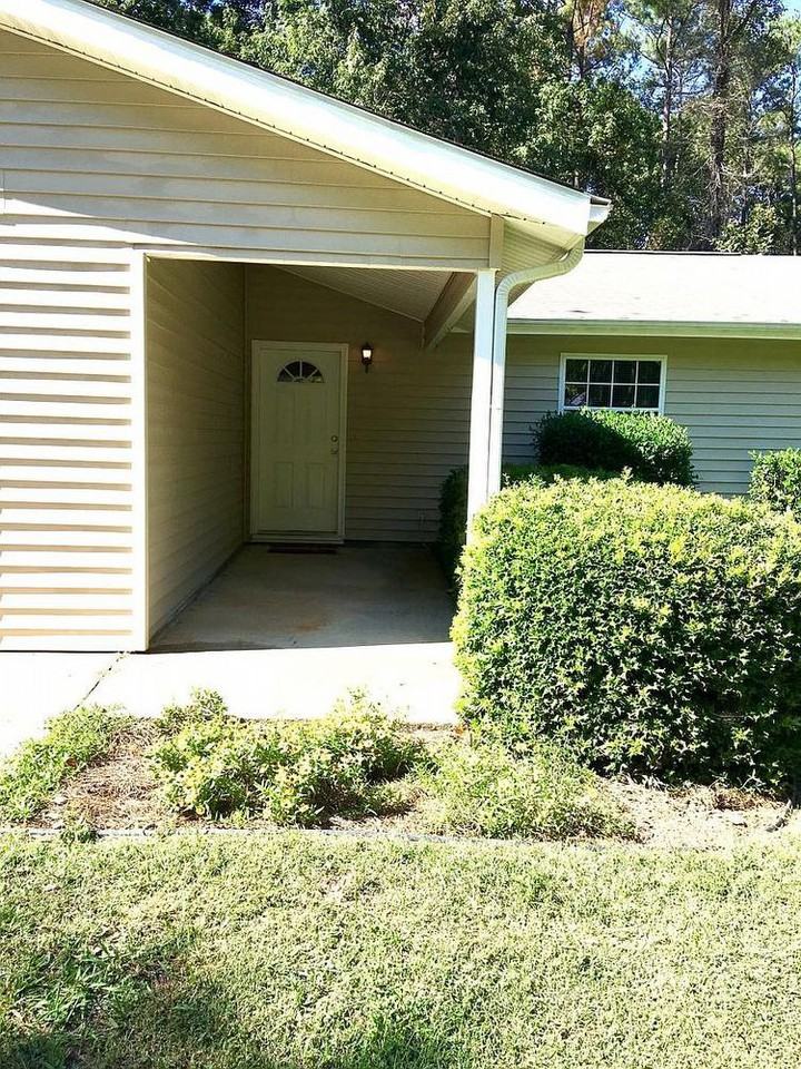 109 Boxwood Ct - Photo 2 of 16