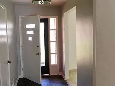 2502 Broadway Ave - Photo 2 of 18