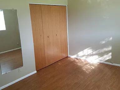 431 E Garfield St - Photo 2 of 15