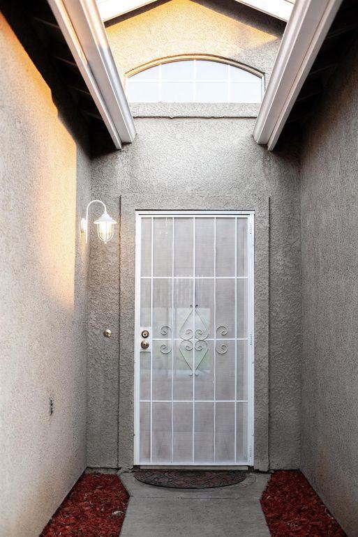 406 N Shelly Ave - Photo 2 of 18