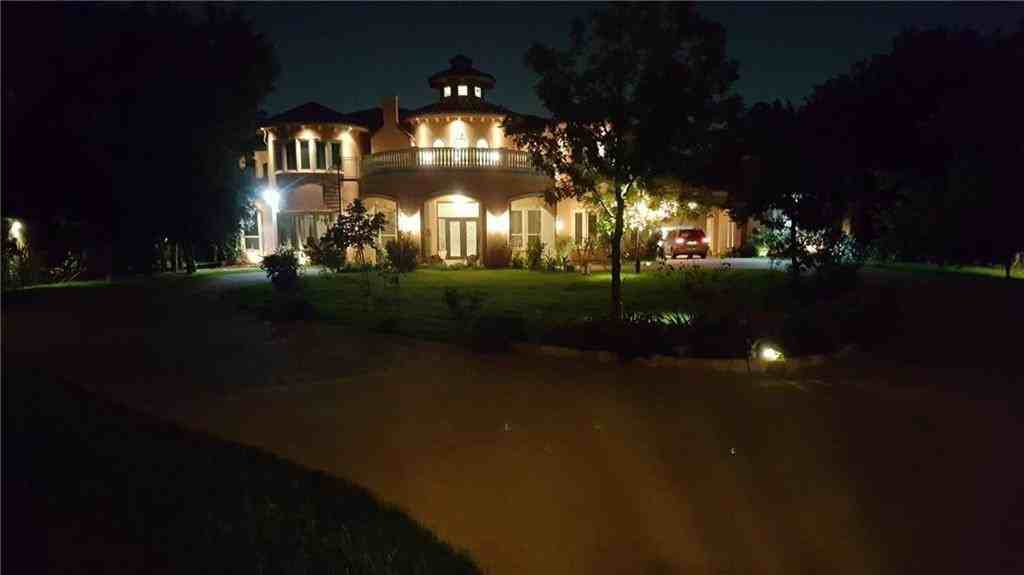 3512 Bryn Mawr Drive - Photo 2 of 36