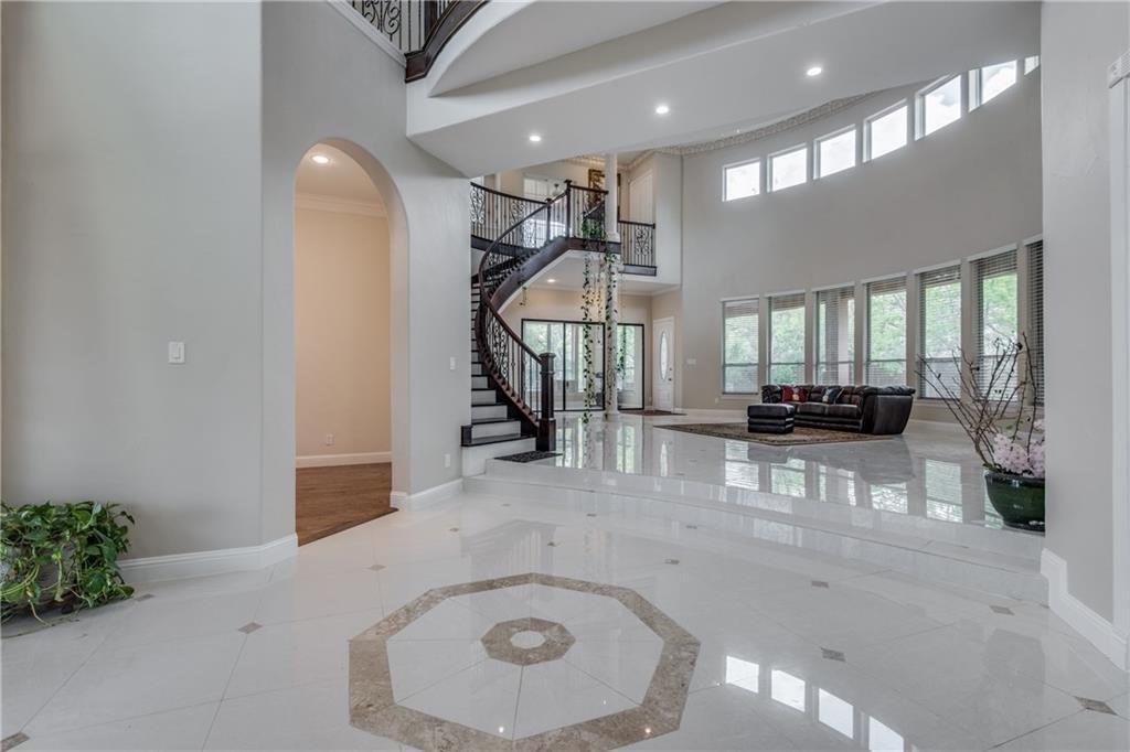 3512 Bryn Mawr Drive - Photo 3 of 36