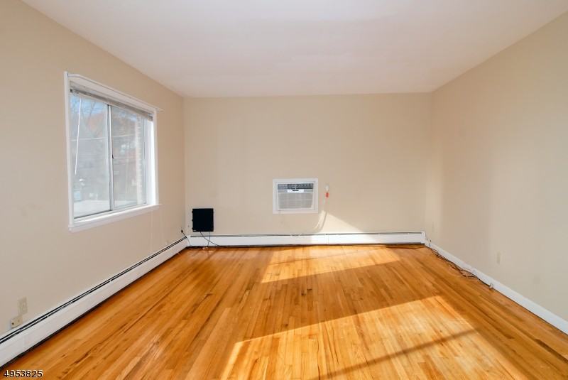 209 Centennial Ave - Photo 2 of 20