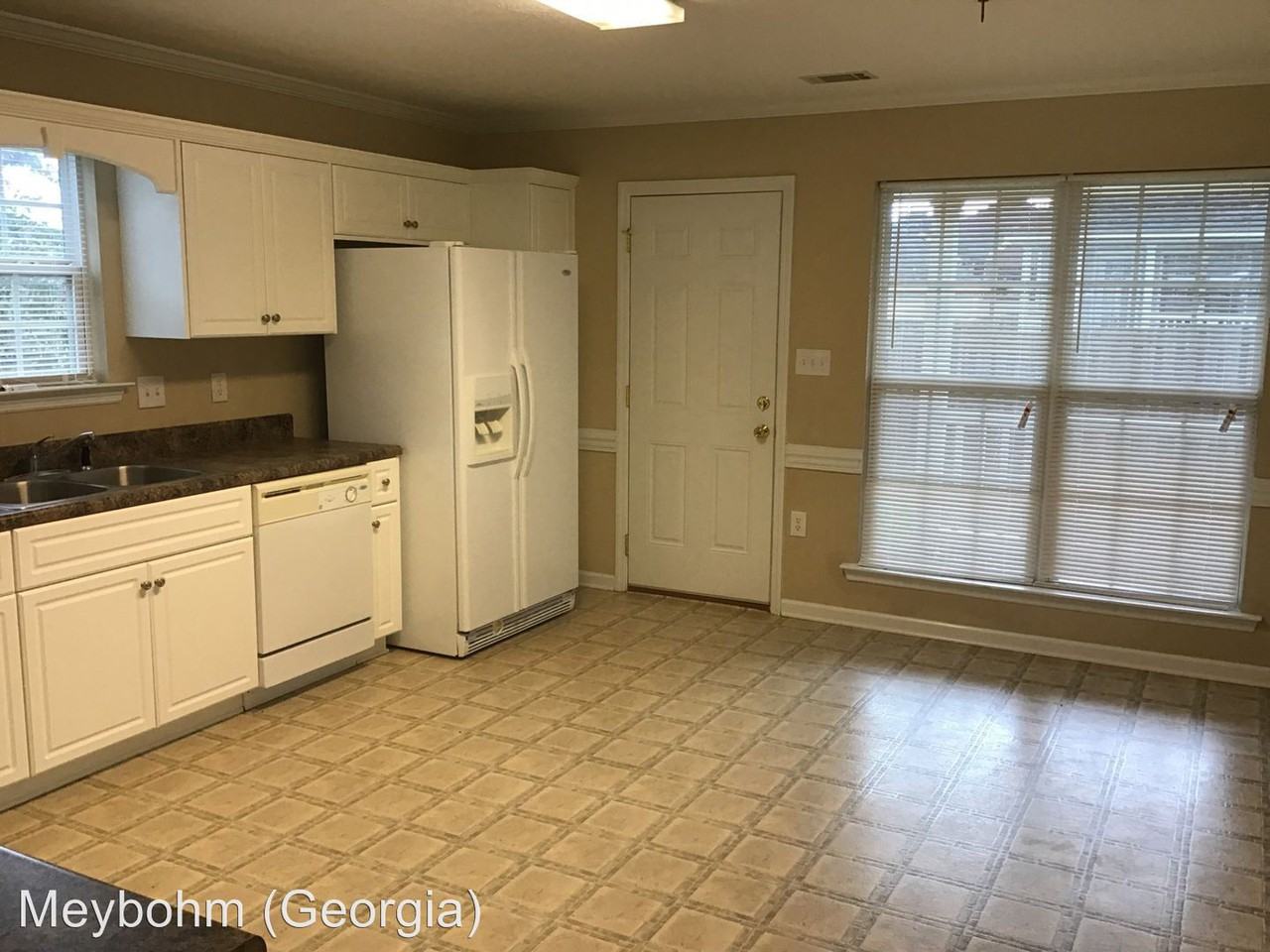 313 Elbrus Way - Photo 3 of 10