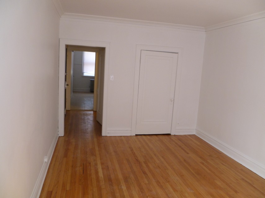1704 W 77th St - Photo 3 of 5