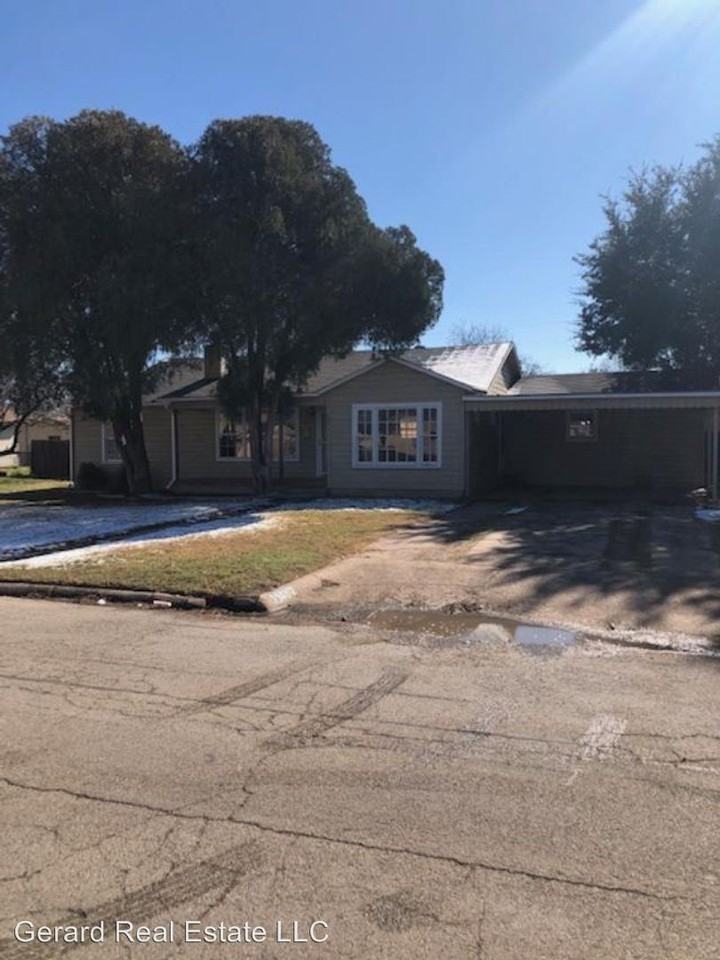 2341 Moore - Photo 2 of 23