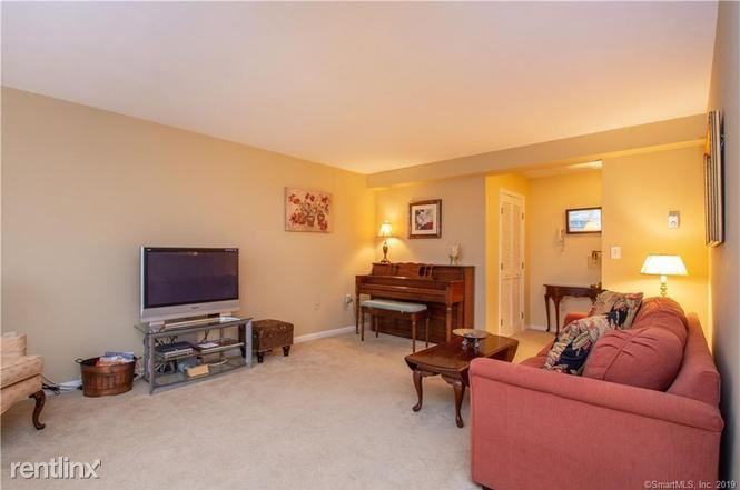 893 Farmington Ave #3D