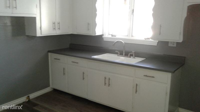 1540 N Goodman St - Photo 2 of 12