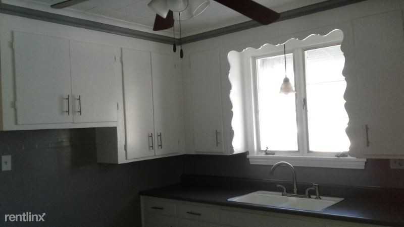 1540 N Goodman St - Photo 3 of 12