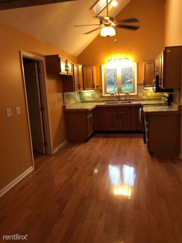 2065 Old Falls Dr - Photo 2 of 17