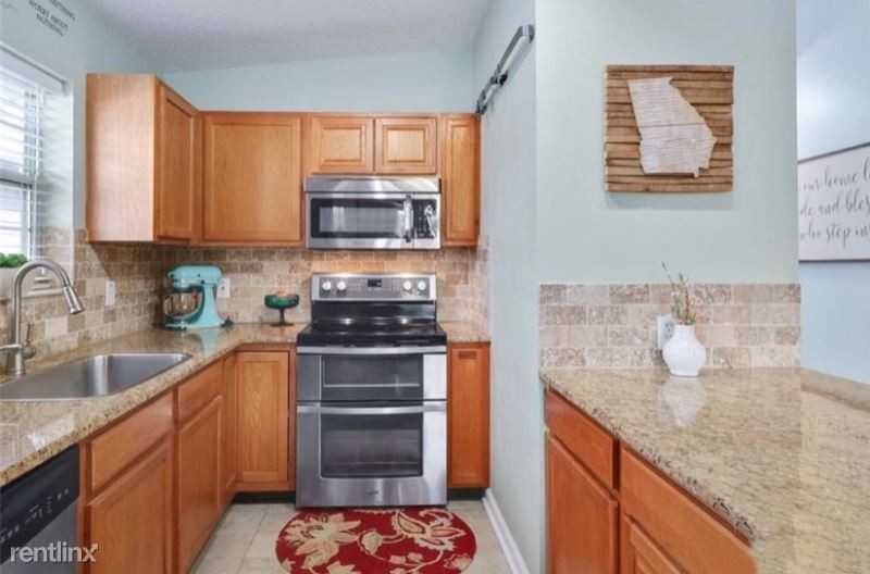 133B 133b Lewis Ave - Photo 3 of 13