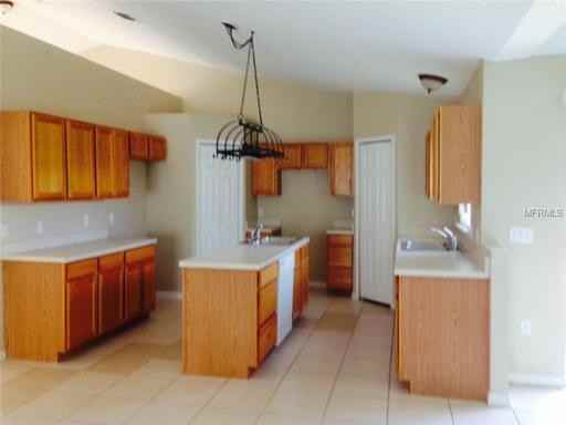 343 Velveteen Pl - Photo 2 of 4