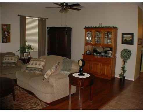 644 Buckingham Dr - Photo 3 of 10