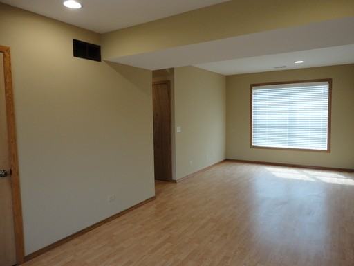 73 Briarwood Dr - Photo 3 of 12