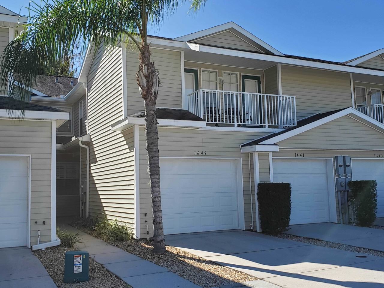 1641 Hammocks Ave - Photo 2 of 10