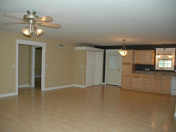 16 Schricker Ct - Photo 3 of 10