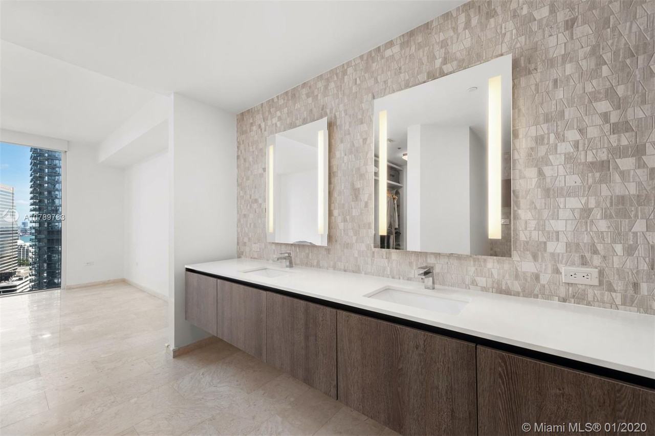 88 Southwest 7th Street - Photo 3 of 5