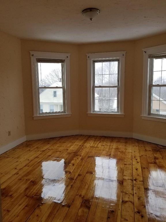 111 Rodney Unit 3 - Photo 2 of 6