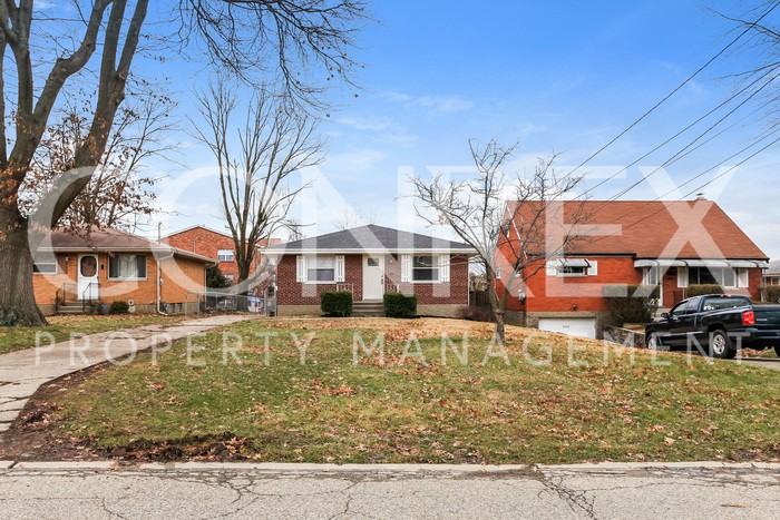 8288 Bobolink Drive - Photo 2 of 10