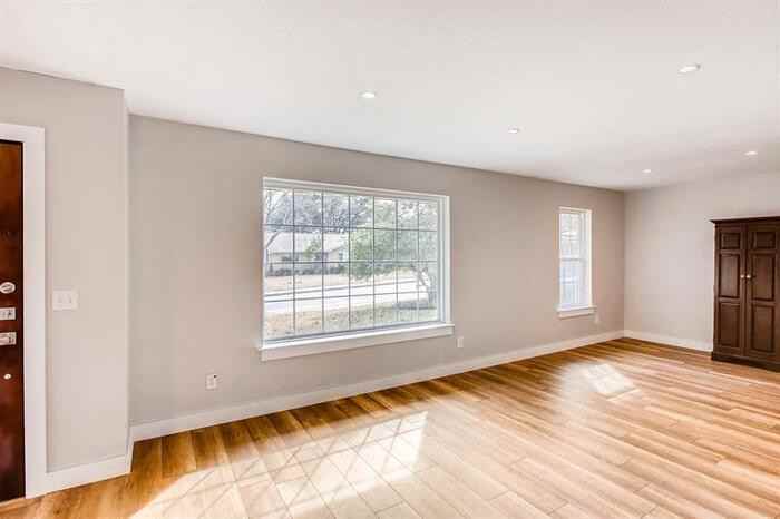 2913 Brookview Drive - Photo 2 of 18