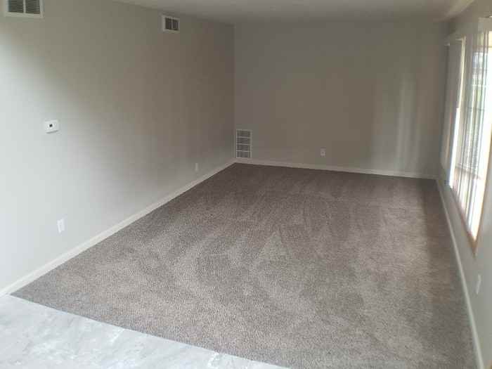 6413 Wheeling Avenue - Photo 3 of 17