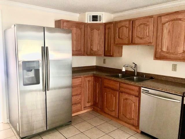 2911 Camellia Dr - Photo 3 of 12