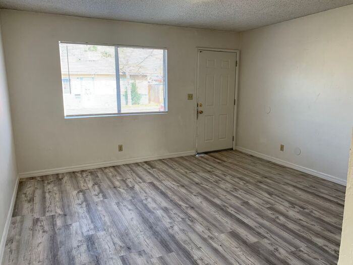 401 South Valencia Boulevard - Photo 2 of 14